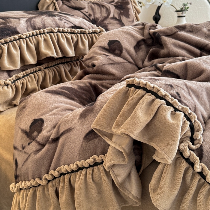 91家纺网 家纺一手货源 找家纺 米莱家纺 2025新款兔毛绒法式花边四件套 山茶