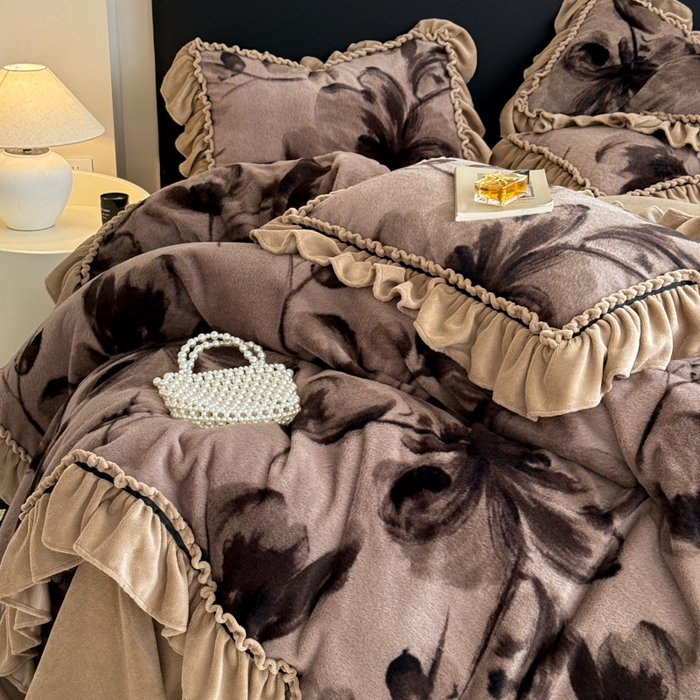 91家纺网 家纺一手货源 找家纺 米莱家纺 2025新款兔毛绒法式花边四件套 山茶