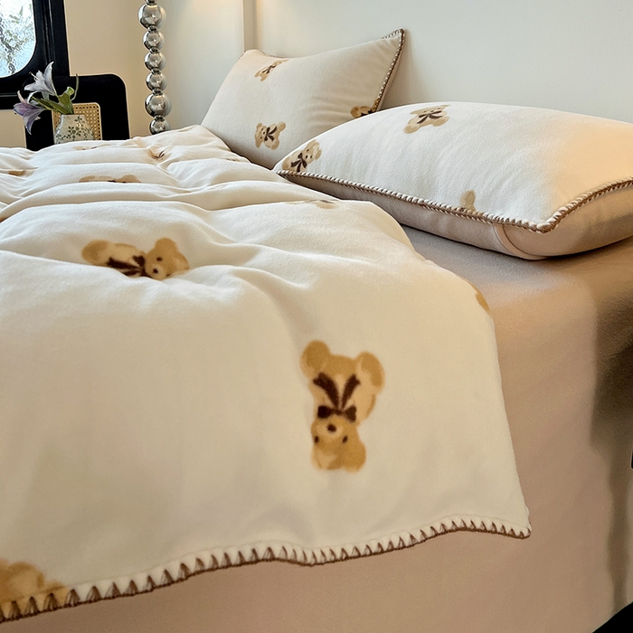 91家纺网 家纺一手货源 找家纺 （总）忆生活家纺 2025秋冬新品软糯缇肤绒印花贝壳边四件套