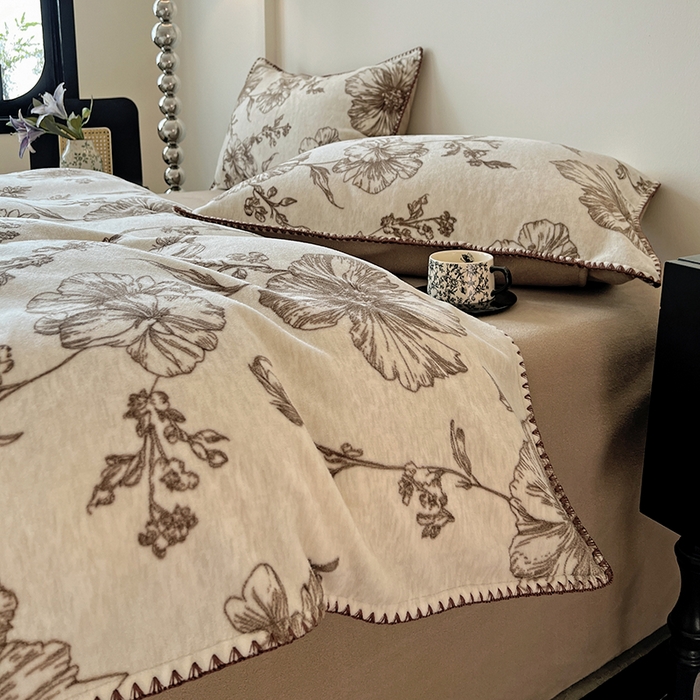 91家纺网 家纺一手货源 找家纺 （总）忆生活家纺 2025秋冬新品软糯缇肤绒印花贝壳边四件套