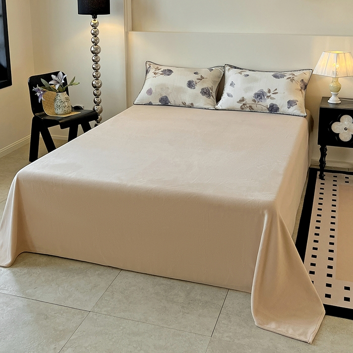 91家纺网 家纺一手货源 找家纺 忆生活家纺 2025秋冬新品软糯缇肤绒印花贝壳边四件套 素影-紫