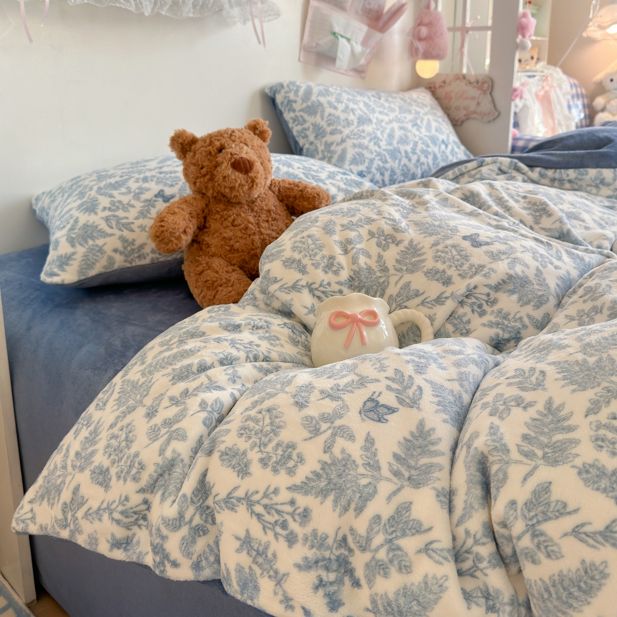 91家纺网 家纺一手货源 找家纺 初念 2025新款加厚高克重保暖可爱系牛奶绒床品套件系列（小红书推荐）（提供买家秀） 风沙沙