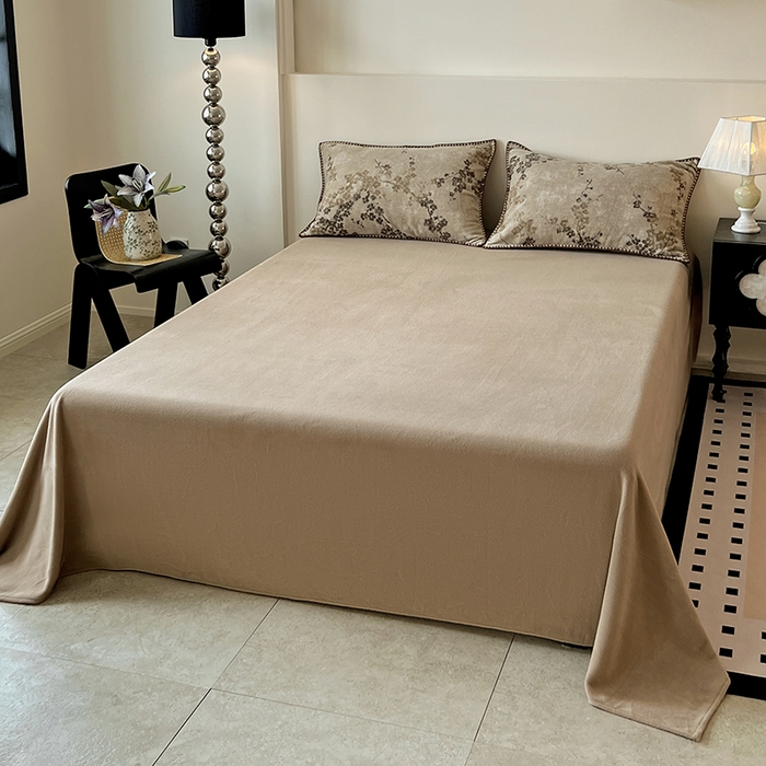 91家纺网 家纺一手货源 找家纺 忆生活家纺 2025秋冬新品软糯缇肤绒印花贝壳边四件套 叶茂-驼