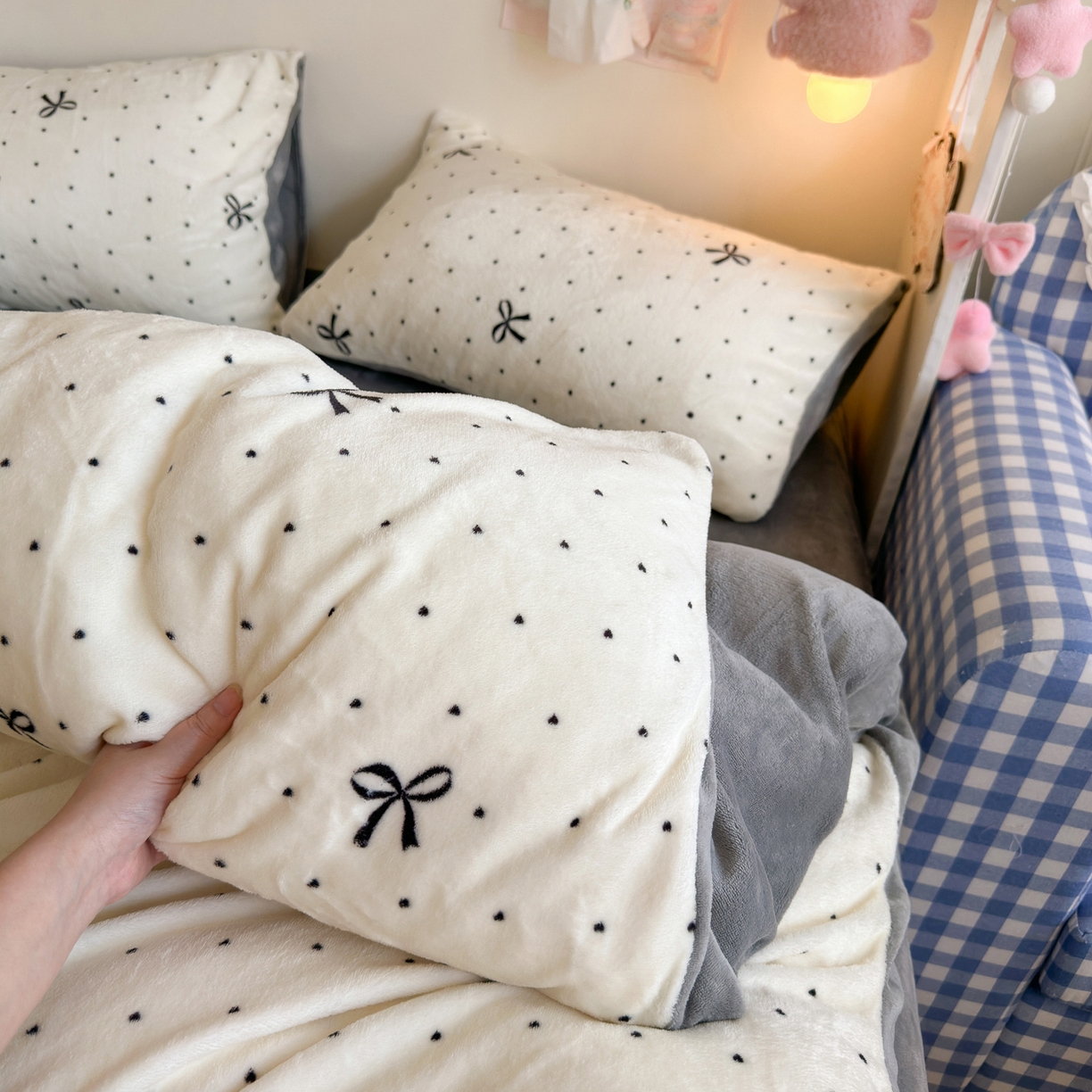 91家纺网 家纺一手货源 找家纺 初念 2025新款加厚高克重保暖可爱系牛奶绒床品套件系列（小红书推荐）（提供买家秀） 蝴蝶点点心