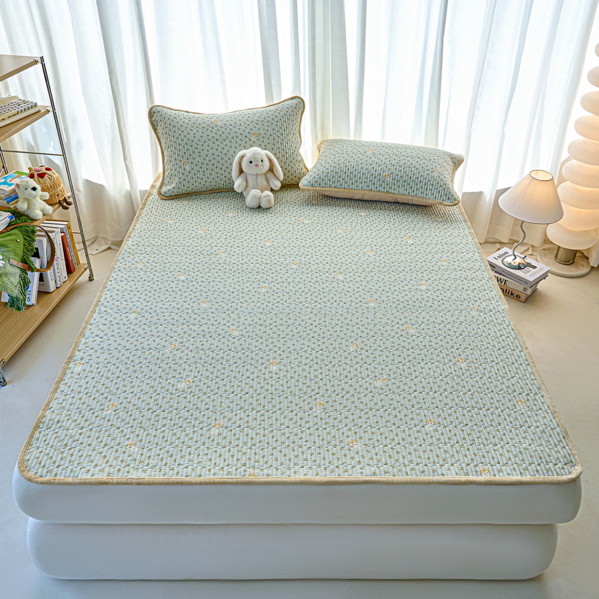 91家纺网 家纺一手货源 找家纺 X猫先生 2025新款棉加绒床垫一面全棉一面牛奶绒床褥垫软床垫床盖四季通用 春游兔兔（A棉B绒）