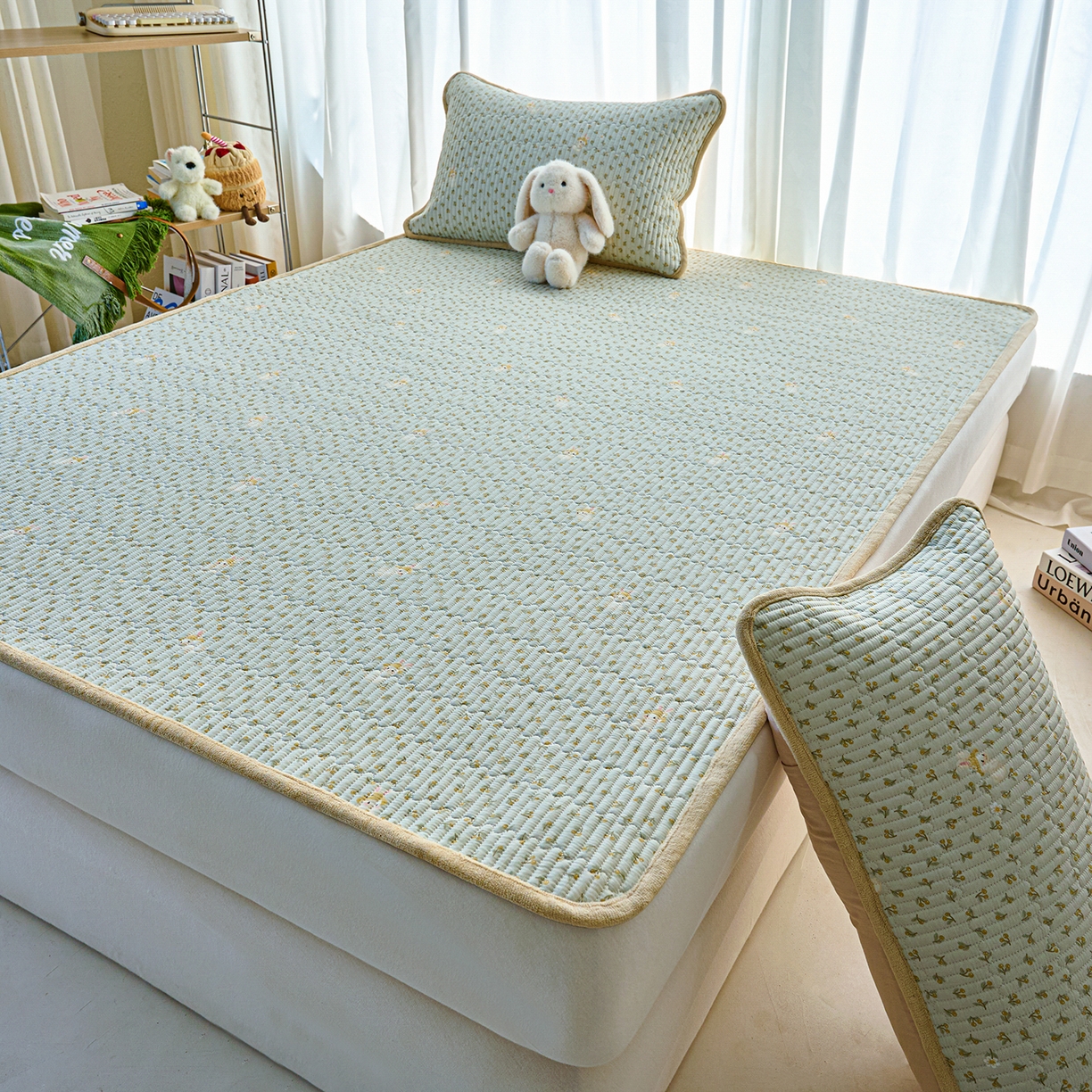 91家纺网 家纺一手货源 找家纺 X猫先生 2025新款棉加绒床垫一面全棉一面牛奶绒床褥垫软床垫床盖四季通用 春游兔兔（A棉B绒）