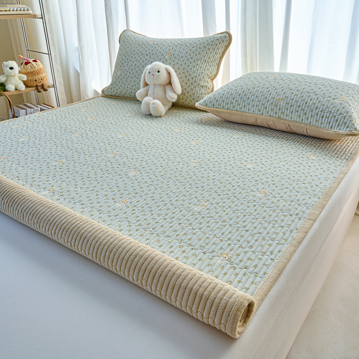 91家纺网 家纺一手货源 找家纺 X猫先生 2025新款棉加绒床垫一面全棉一面牛奶绒床褥垫软床垫床盖四季通用 春游兔兔（A棉B绒）