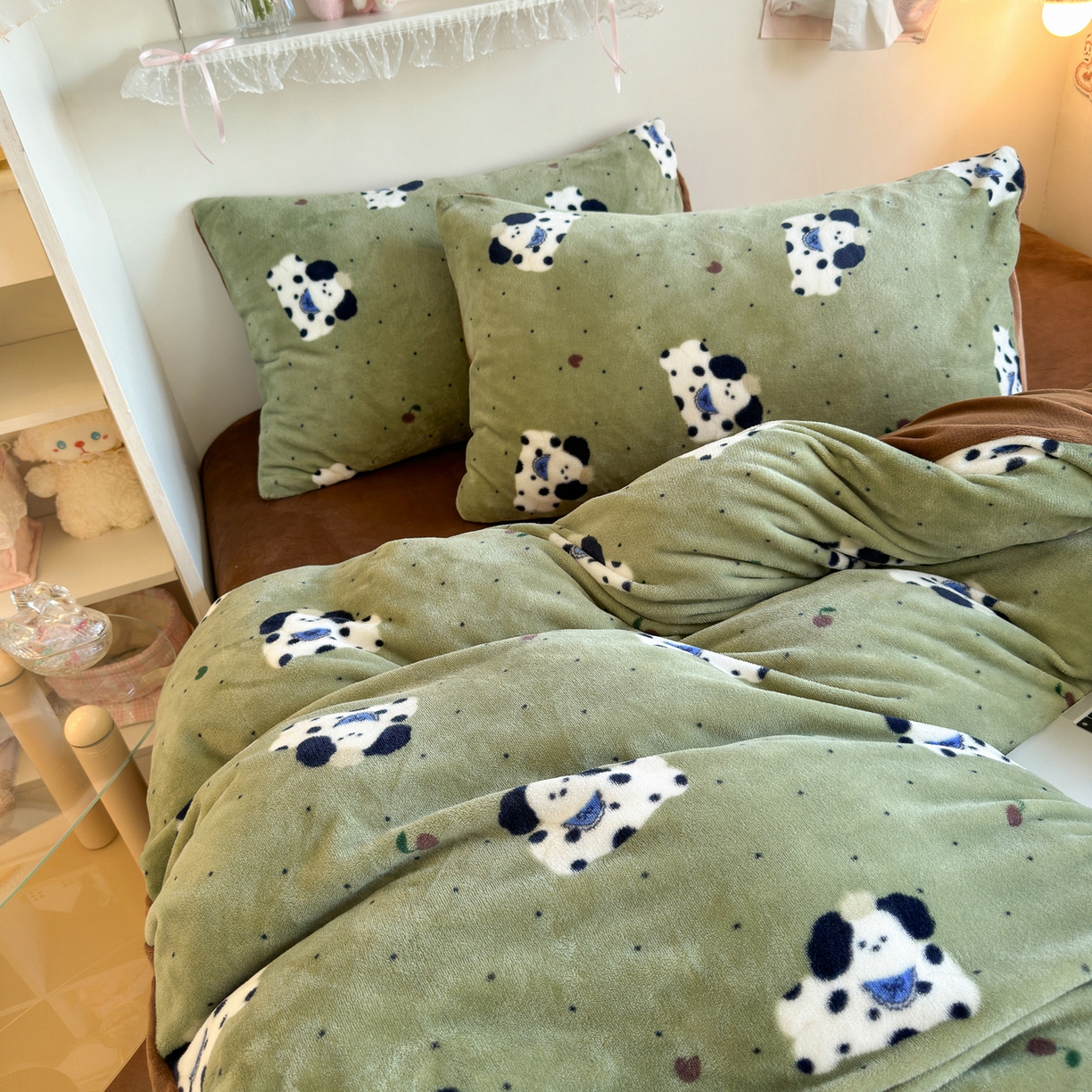 91家纺网 家纺一手货源 找家纺 初念 2025新款加厚高克重保暖可爱系牛奶绒床品套件系列（小红书推荐）（提供买家秀） 抹茶绿狗