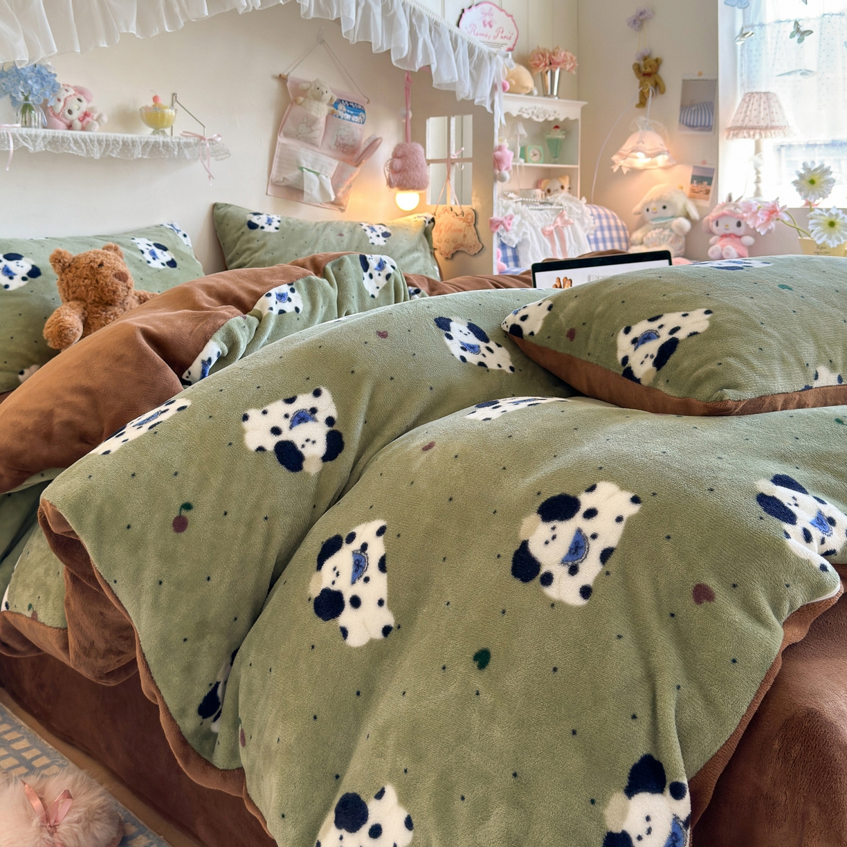 91家纺网 家纺一手货源 找家纺 初念 2025新款加厚高克重保暖可爱系牛奶绒床品套件系列（小红书推荐）（提供买家秀） 抹茶绿狗