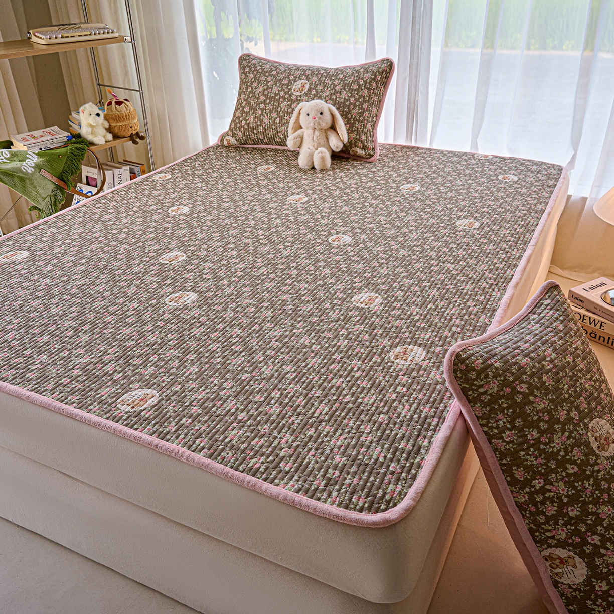 91家纺网 家纺一手货源 找家纺 X猫先生 2025新款棉加绒床垫一面全棉一面牛奶绒床褥垫软床垫床盖四季通用 繁花小熊（A棉B绒）