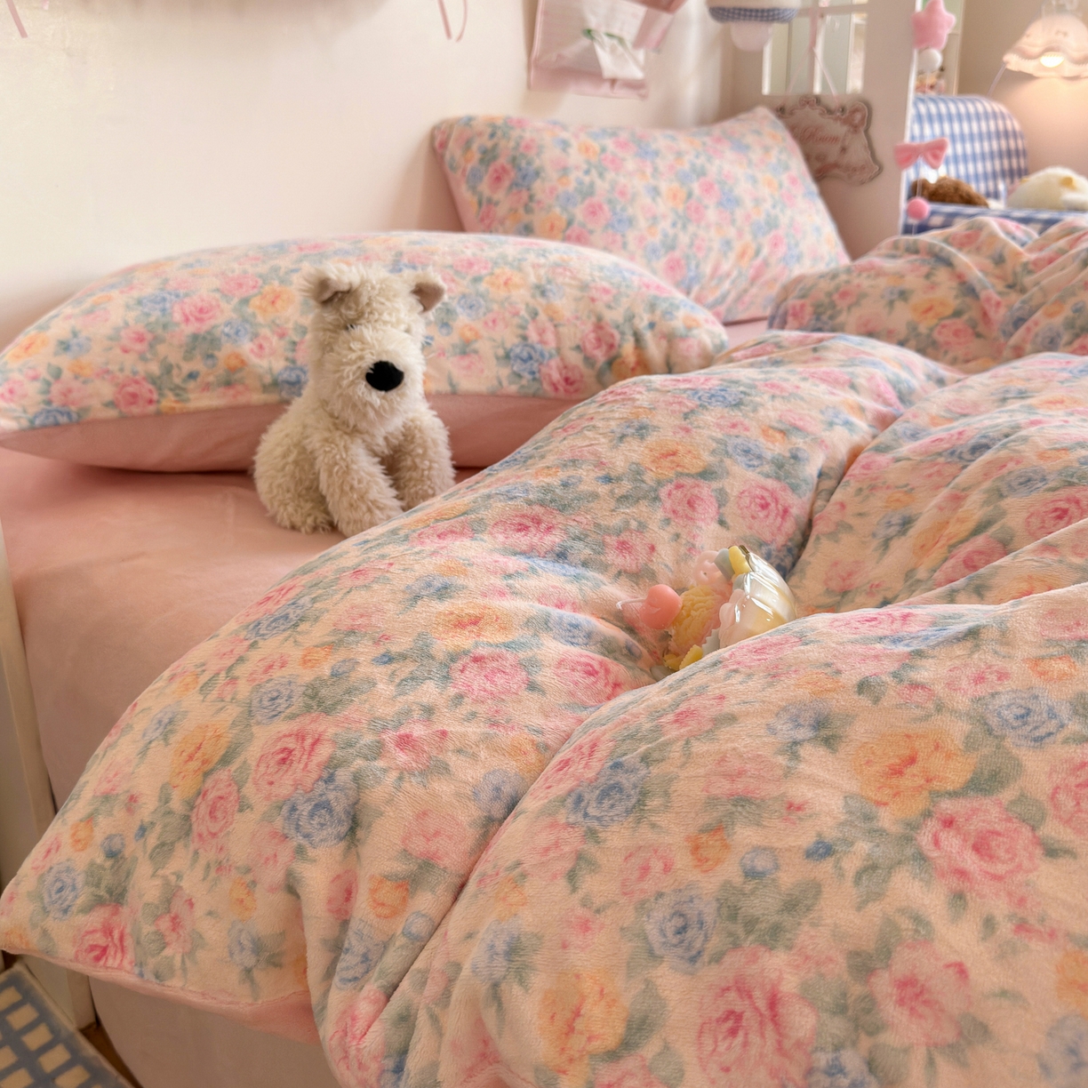 91家纺网 家纺一手货源 找家纺 初念 2025新款加厚高克重保暖可爱系牛奶绒床品套件系列（小红书推荐）（提供买家秀） 蔷薇语