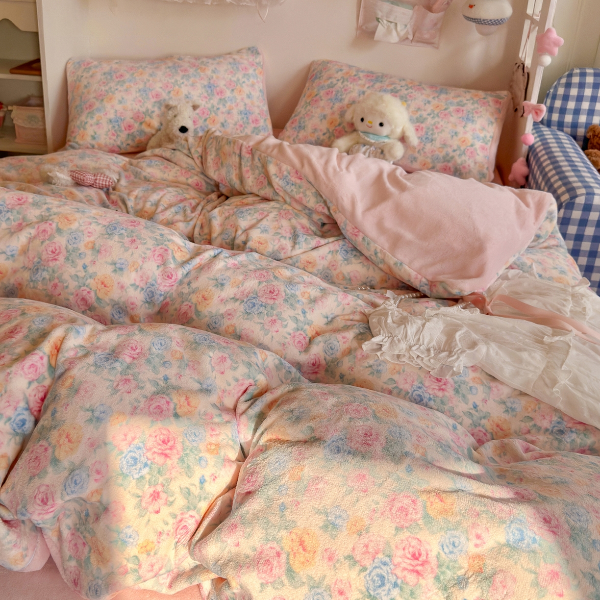 91家纺网 家纺一手货源 找家纺 初念 2025新款加厚高克重保暖可爱系牛奶绒床品套件系列（小红书推荐）（提供买家秀） 蔷薇语