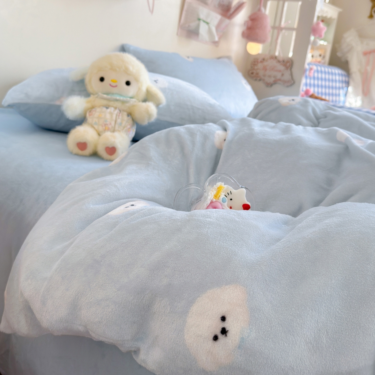 91家纺网 家纺一手货源 找家纺 初念 2025新款加厚高克重保暖可爱系牛奶绒床品套件系列（小红书推荐）（提供买家秀） 绒绒小狗-蓝