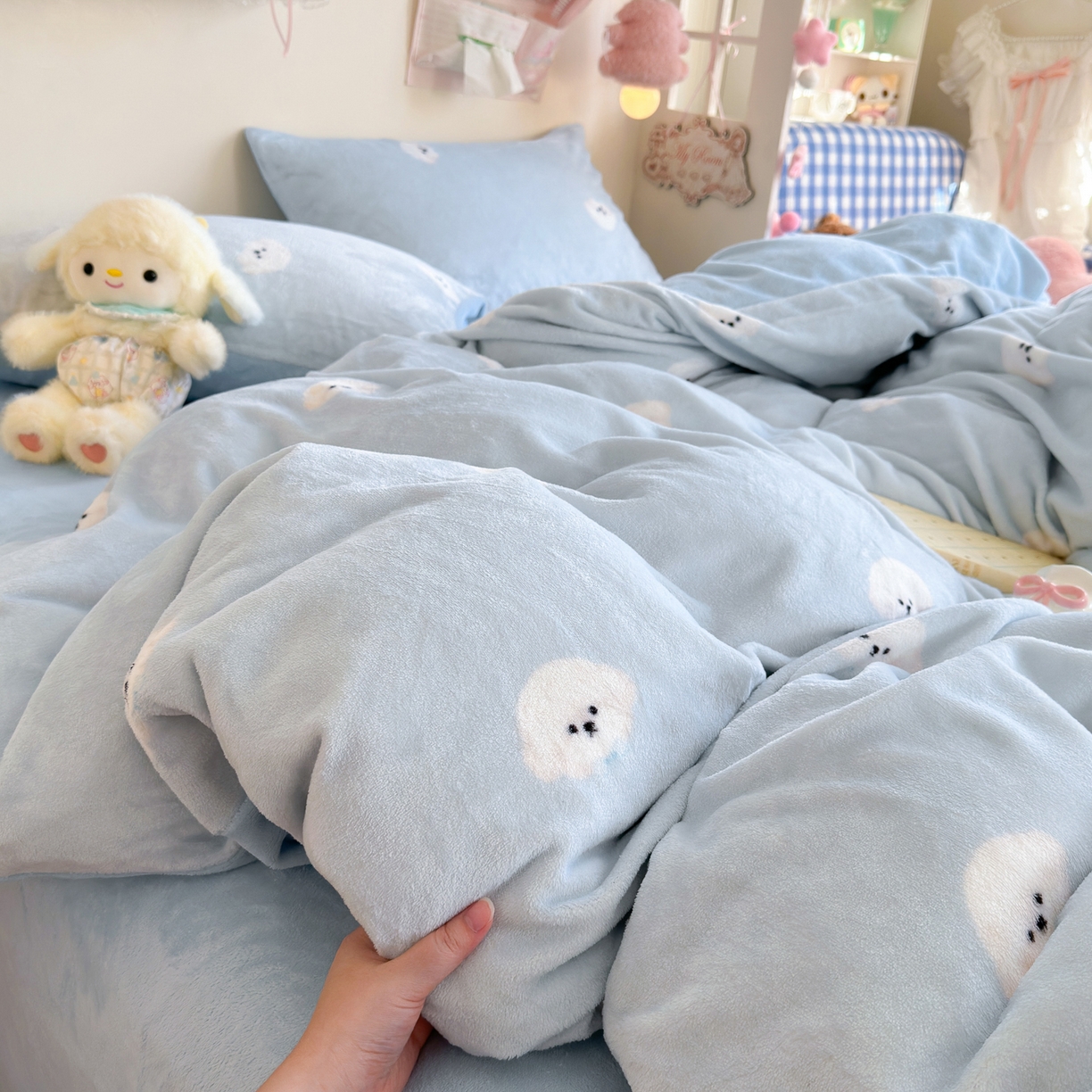 91家纺网 家纺一手货源 找家纺 初念 2025新款加厚高克重保暖可爱系牛奶绒床品套件系列（小红书推荐）（提供买家秀） 绒绒小狗-蓝