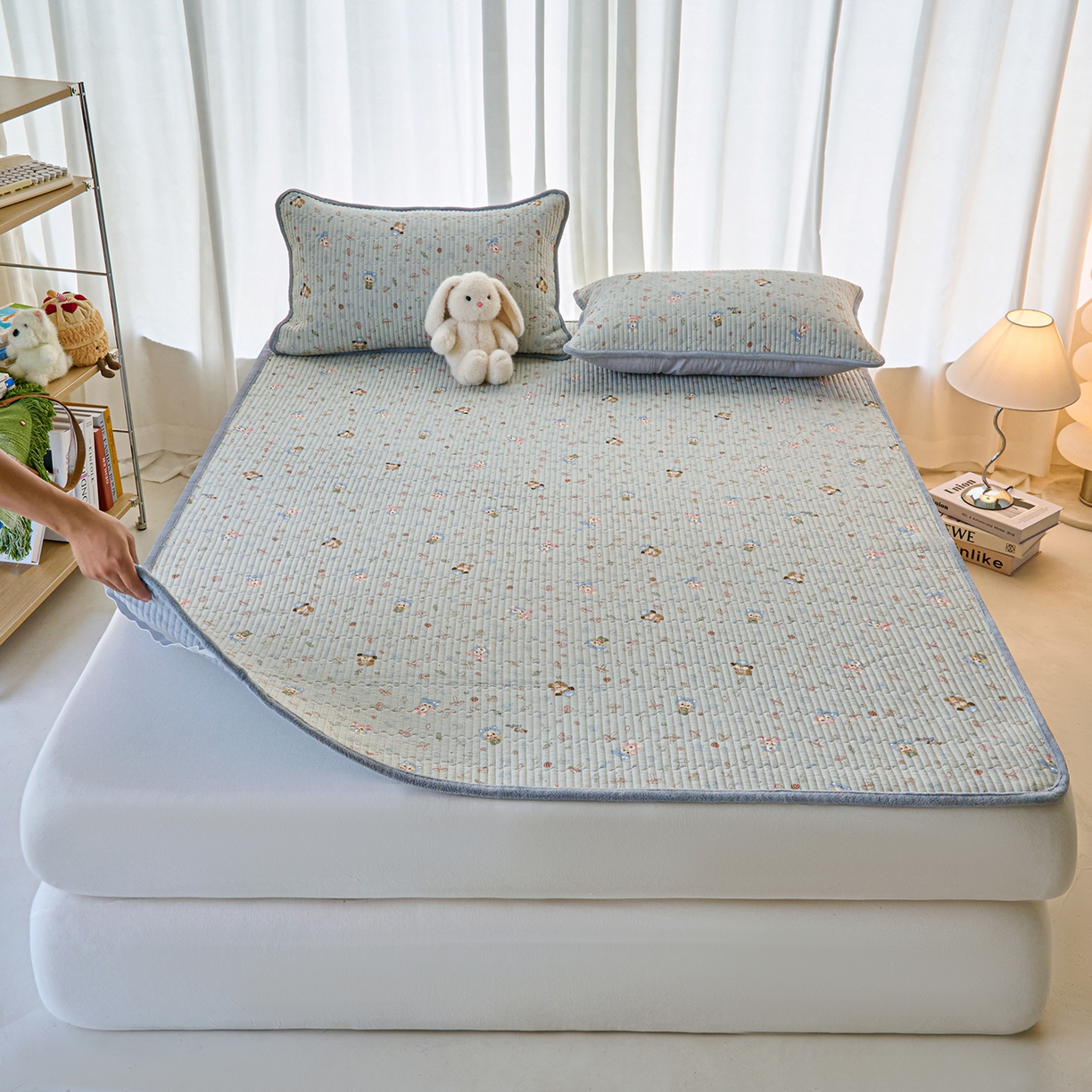 91家纺网 家纺一手货源 找家纺 X猫先生 2025新款棉加绒床垫一面全棉一面牛奶绒床褥垫软床垫床盖四季通用 蘑菇小镇(A棉B绒）