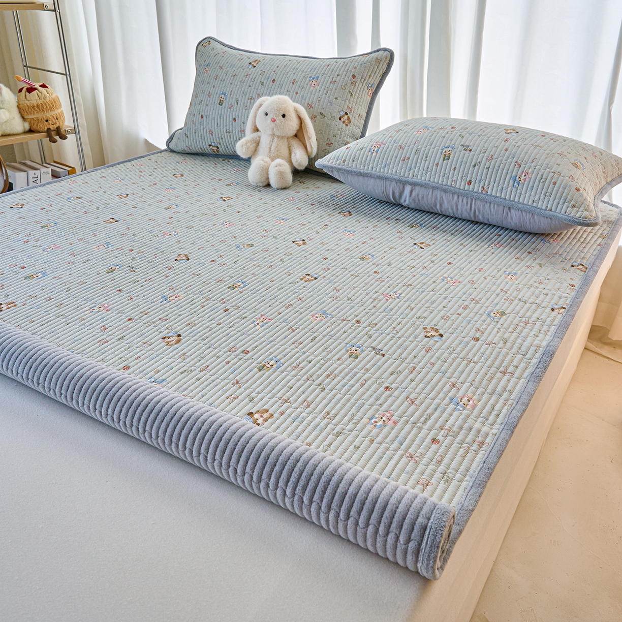 91家纺网 家纺一手货源 找家纺 X猫先生 2025新款棉加绒床垫一面全棉一面牛奶绒床褥垫软床垫床盖四季通用 蘑菇小镇(A棉B绒）