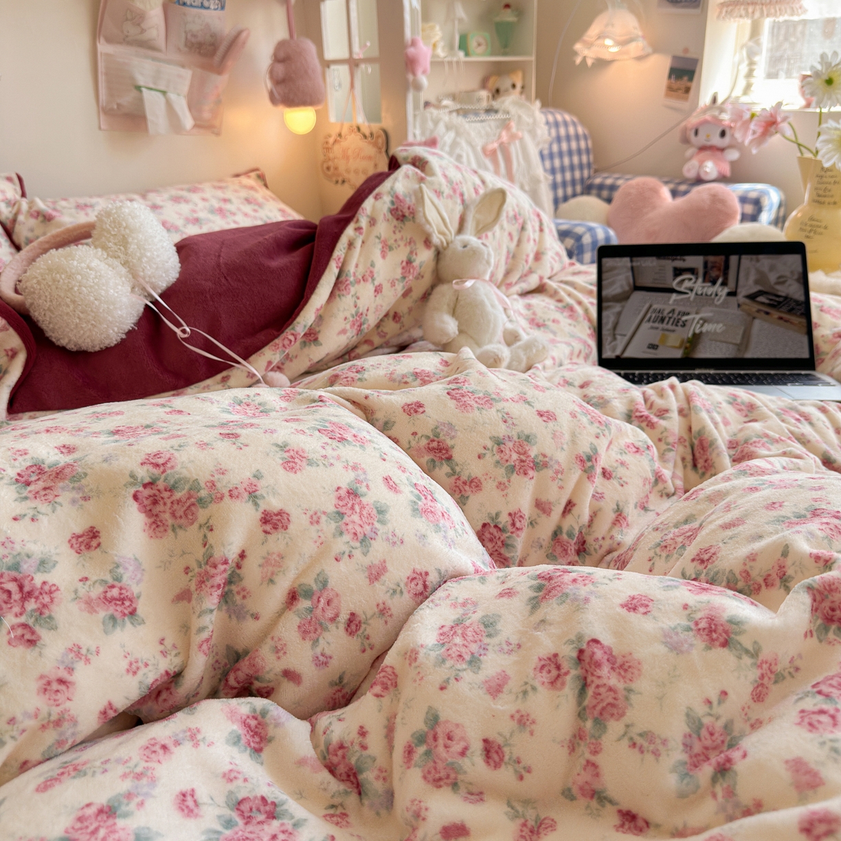 91家纺网 家纺一手货源 找家纺 初念 2025新款加厚高克重保暖可爱系牛奶绒床品套件系列（小红书推荐）（提供买家秀） 疏影