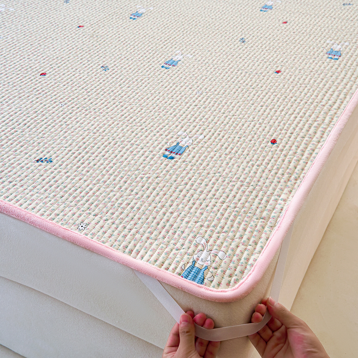 91家纺网 家纺一手货源 找家纺 X猫先生 2025新款棉加绒床垫一面全棉一面牛奶绒床褥垫软床垫床盖四季通用 奶呼小兔（A棉B绒）