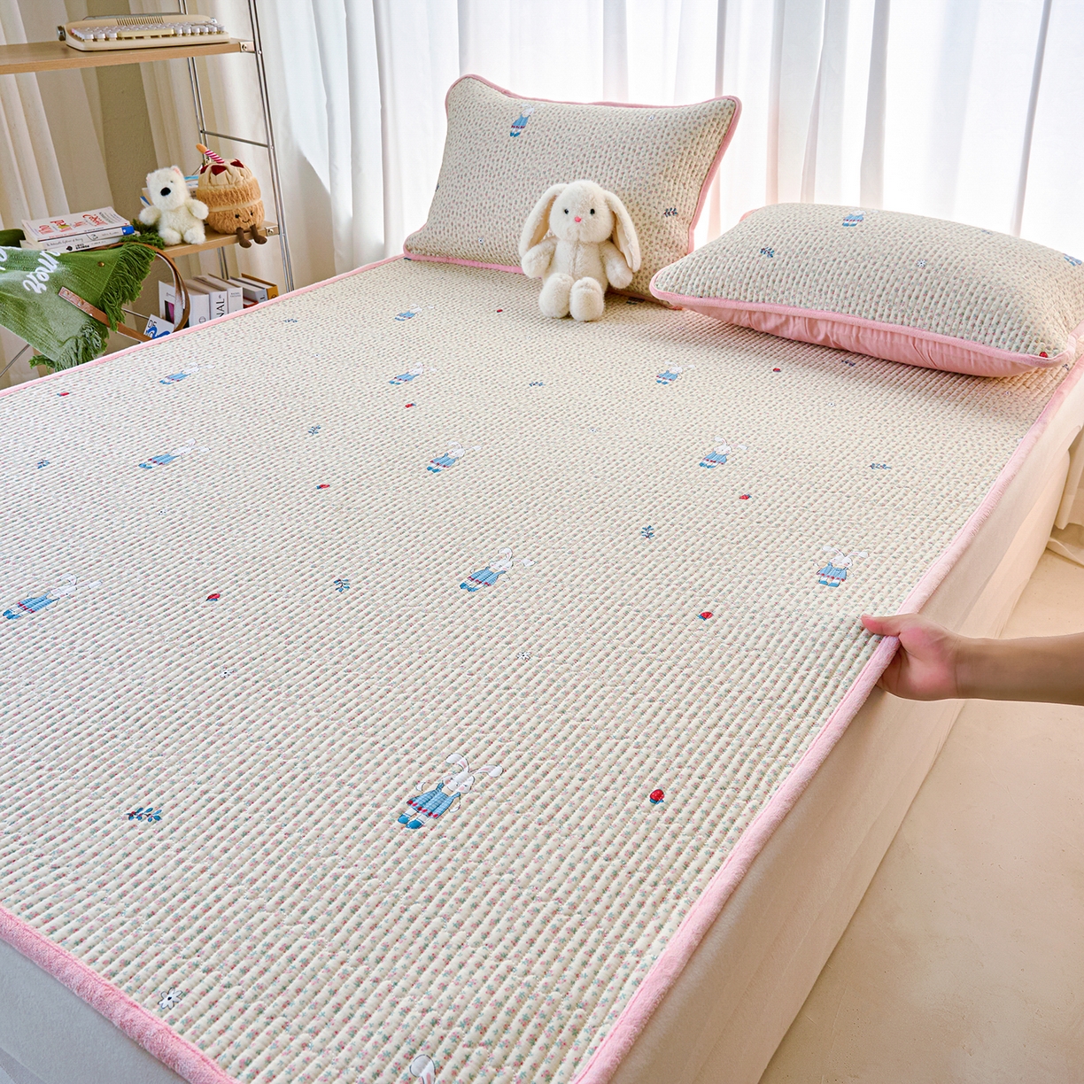 91家纺网 家纺一手货源 找家纺 X猫先生 2025新款棉加绒床垫一面全棉一面牛奶绒床褥垫软床垫床盖四季通用 奶呼小兔（A棉B绒）