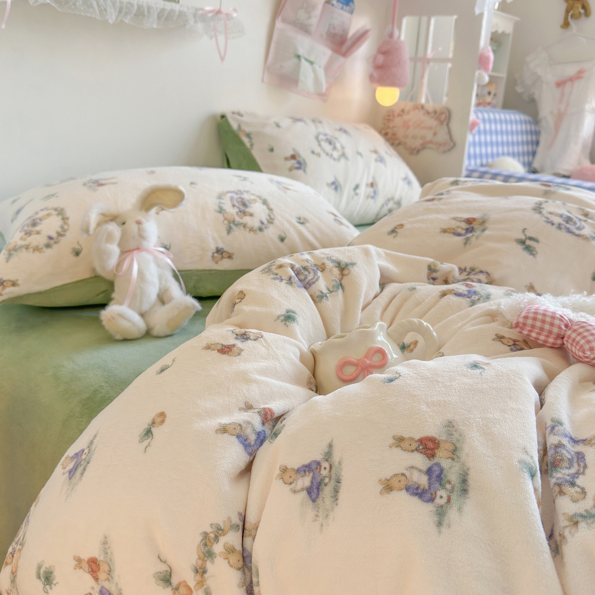 91家纺网 家纺一手货源 找家纺 初念 2025新款加厚高克重保暖可爱系牛奶绒床品套件系列（小红书推荐）（提供买家秀） 小兔幻境