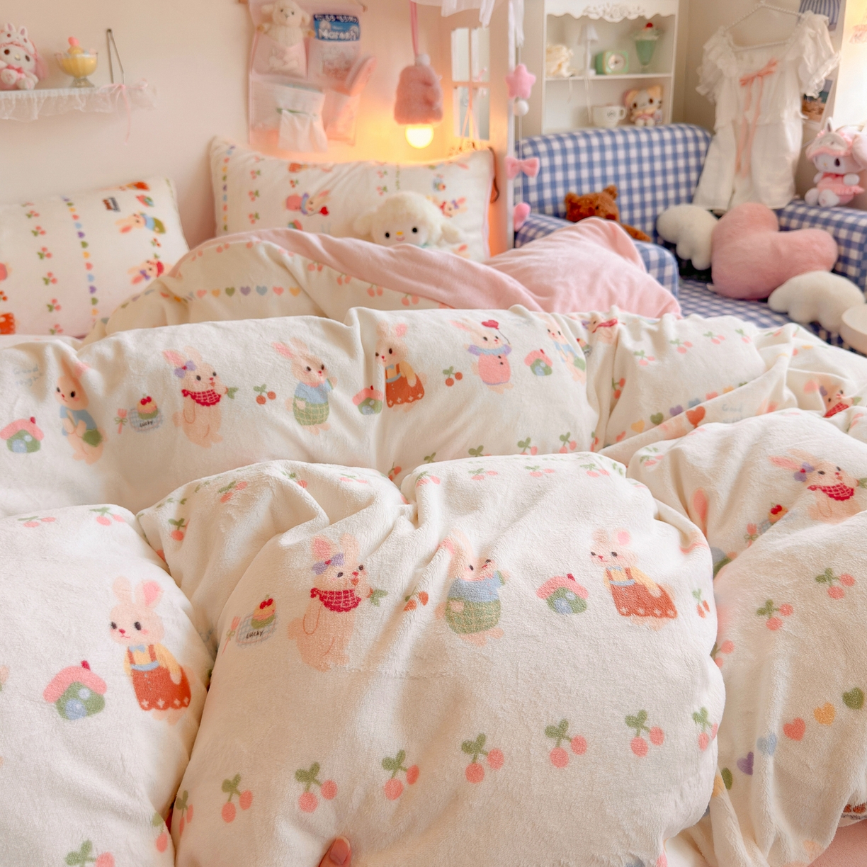 91家纺网 家纺一手货源 找家纺 初念 2025新款加厚高克重保暖可爱系牛奶绒床品套件系列（小红书推荐）（提供买家秀） 小兔派对