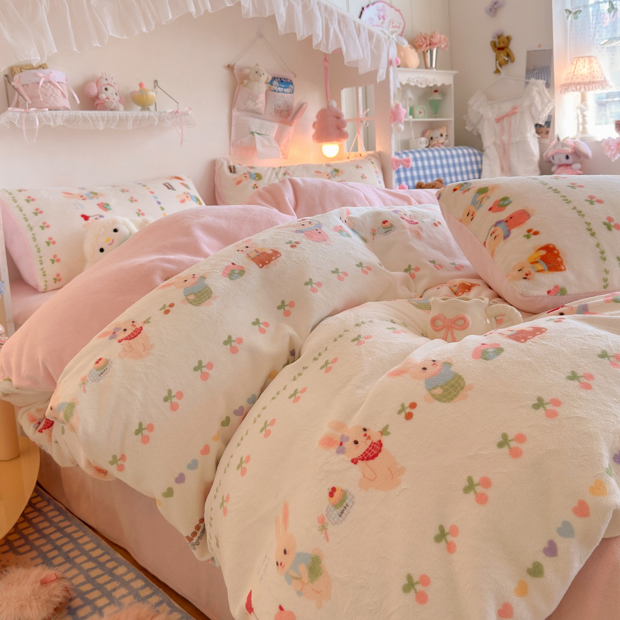 91家纺网 家纺一手货源 找家纺 初念 2025新款加厚高克重保暖可爱系牛奶绒床品套件系列（小红书推荐）（提供买家秀） 小兔派对