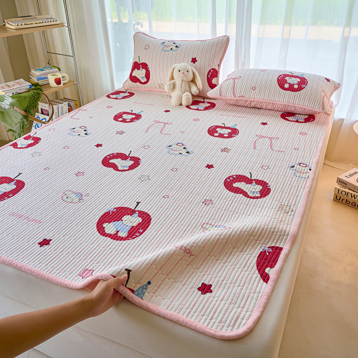 91家纺网 家纺一手货源 找家纺 X猫先生 2025新款棉加绒床垫一面全棉一面牛奶绒床褥垫软床垫床盖四季通用 甜心苹果派（A棉B绒）