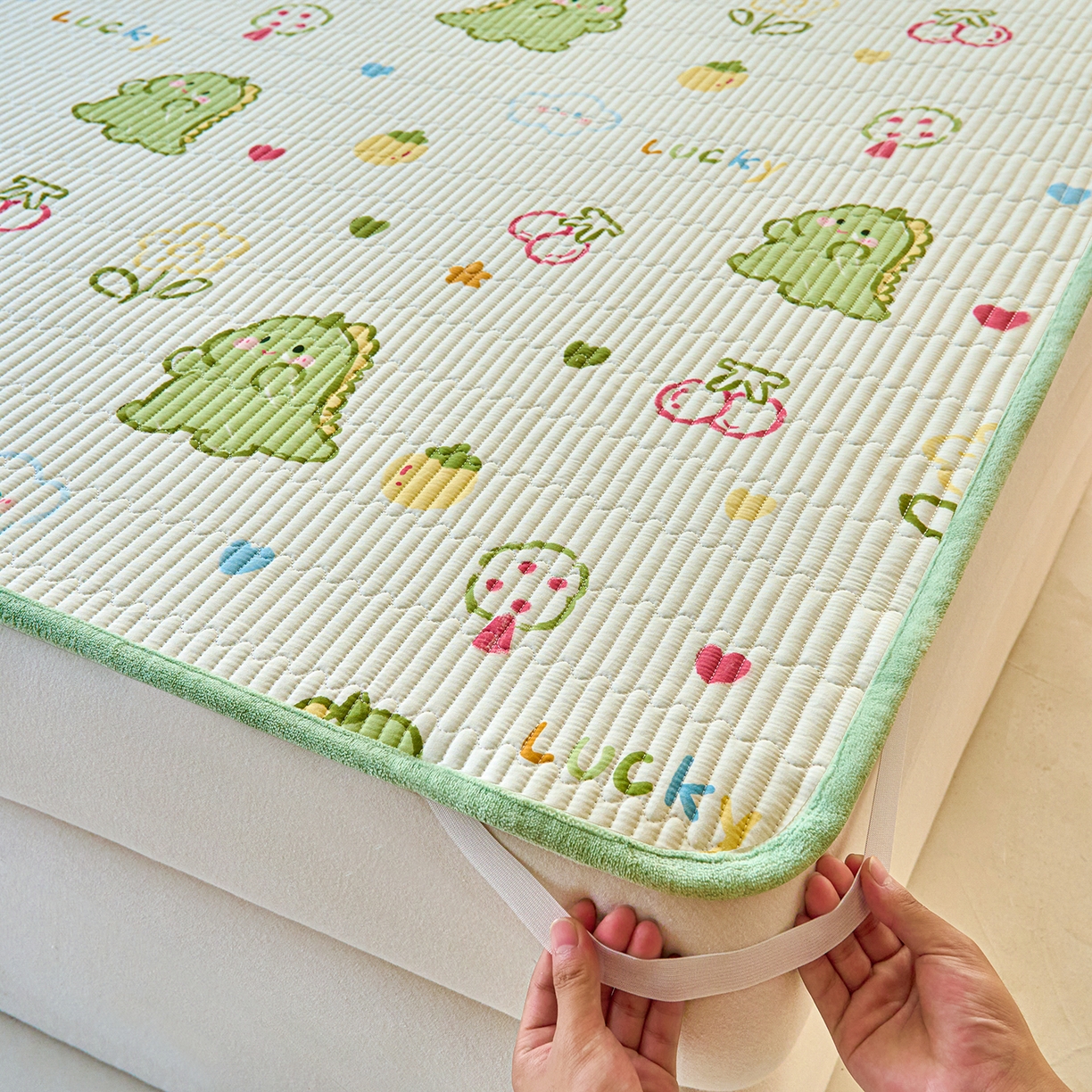 91家纺网 家纺一手货源 找家纺 X猫先生 2025新款棉加绒床垫一面全棉一面牛奶绒床褥垫软床垫床盖四季通用 幸运独角龙(A棉B绒）