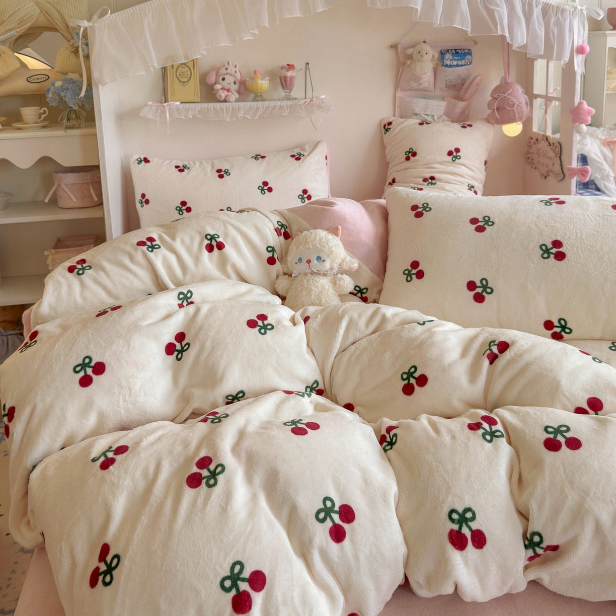 91家纺网 家纺一手货源 找家纺 初念 2025新款加厚高克重保暖可爱系牛奶绒床品套件系列（小红书推荐）（提供买家秀） 一口樱桃