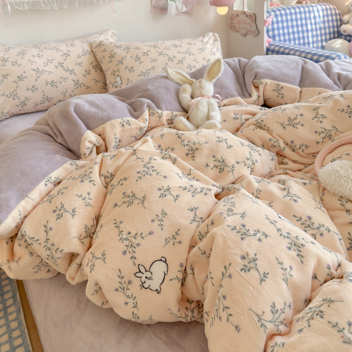 91家纺网 家纺一手货源 找家纺 初念 2025新款加厚高克重保暖可爱系牛奶绒床品套件系列（小红书推荐）（提供买家秀） 枝枝兔