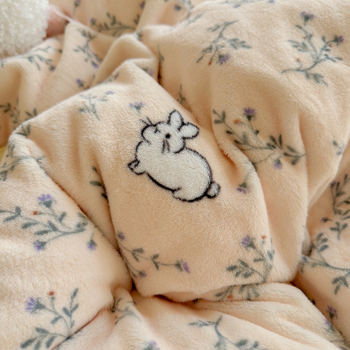 91家纺网 家纺一手货源 找家纺 初念 2025新款加厚高克重保暖可爱系牛奶绒床品套件系列（小红书推荐）（提供买家秀） 枝枝兔