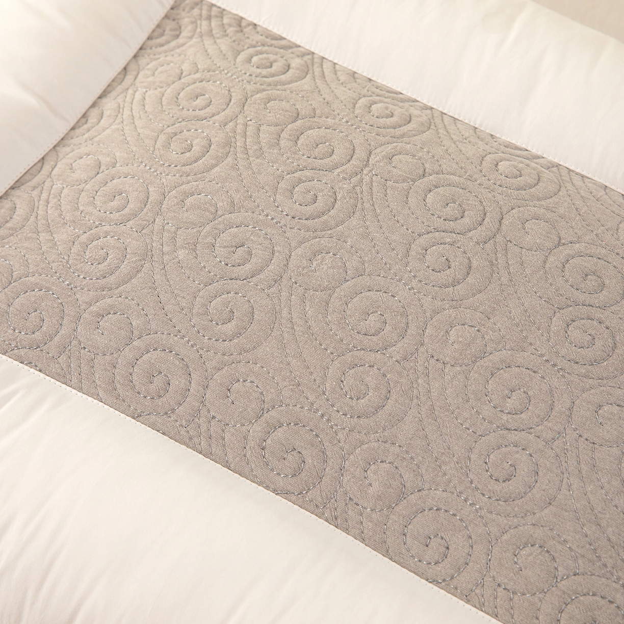 91家纺网 家纺一手货源 找家纺 枕之坊 2025新款羽梦云荞双面荞麦枕护颈枕头 灰色