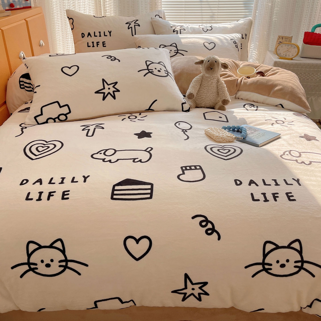 91家纺网 家纺一手货源 找家纺 （总）六巷胡同 2025新款INS卡通A类200克牛奶绒基础款四件套（第一系）