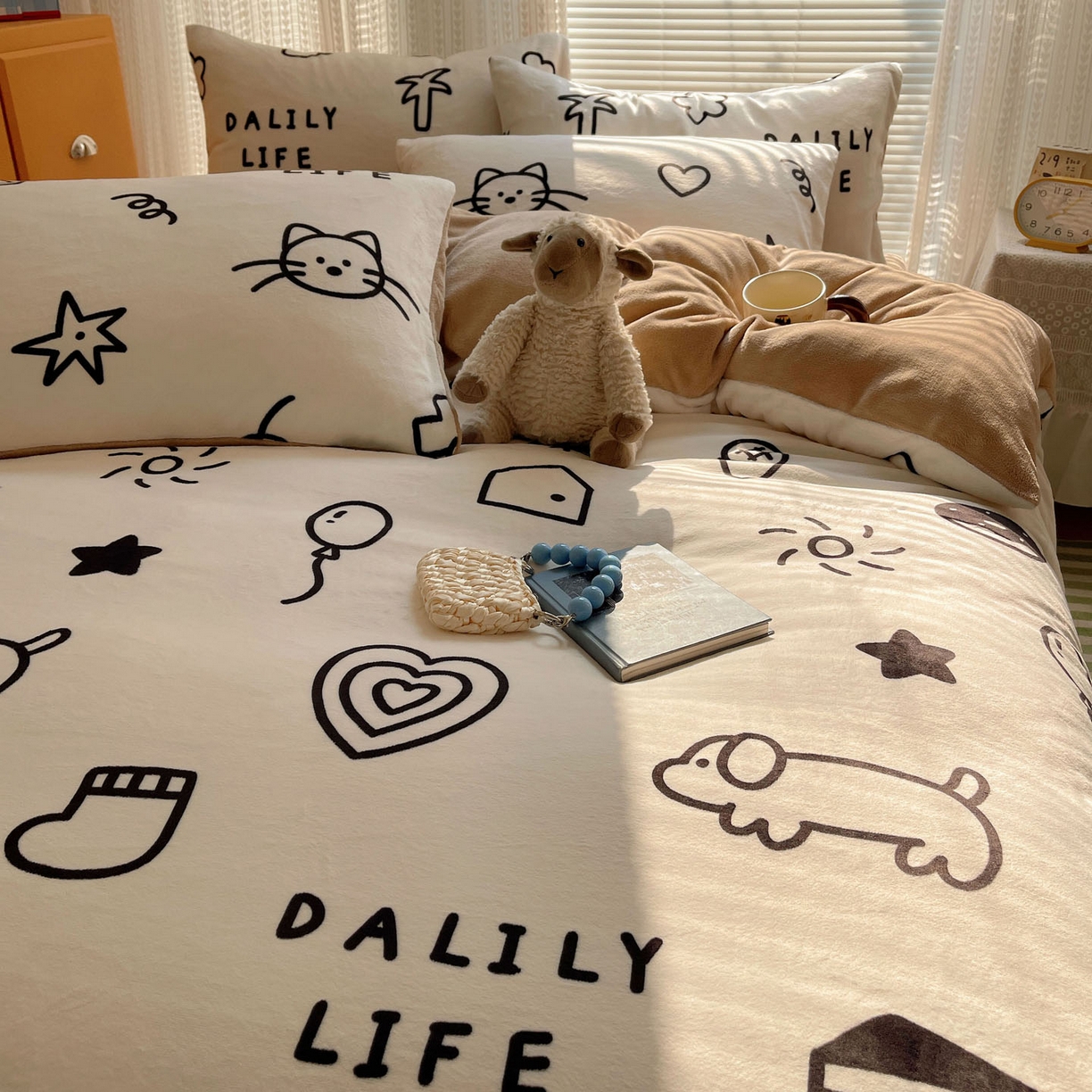 91家纺网 家纺一手货源 找家纺 （总）六巷胡同 2025新款INS卡通A类200克牛奶绒基础款四件套（第一系）