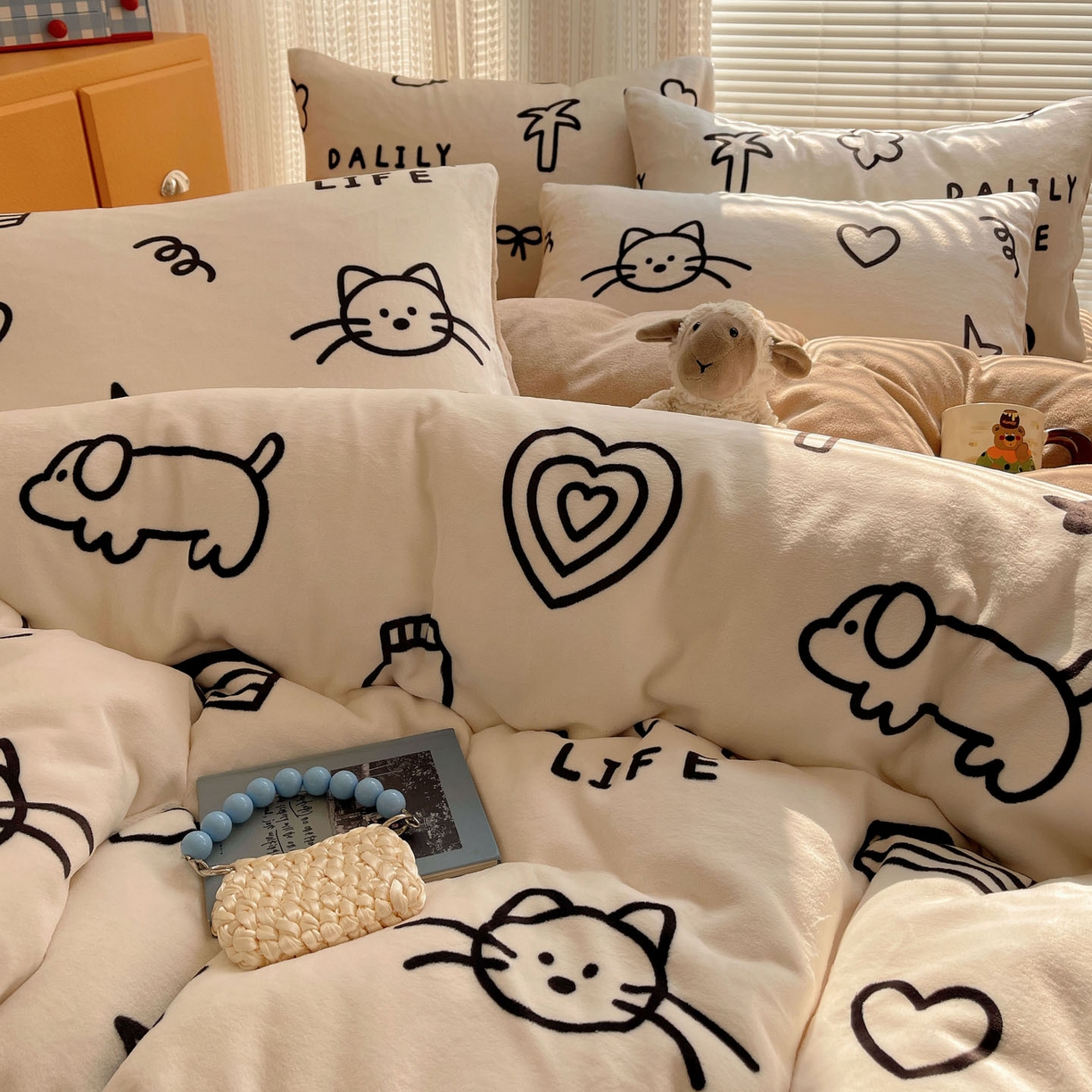 91家纺网 家纺一手货源 找家纺 （总）六巷胡同 2025新款INS卡通A类200克牛奶绒基础款四件套（第一系）