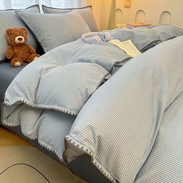 91家纺网 家纺一手货源 找家纺 莱茵家居 2025新款全棉磨毛贝壳边四件套 雾丝-青花蓝