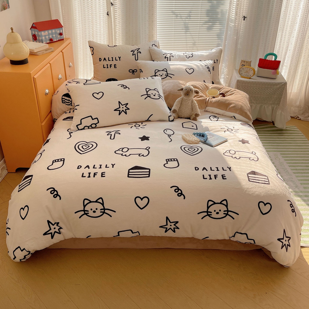 91家纺网 家纺一手货源 找家纺 六巷胡同 2025新款INS卡通A类200克牛奶绒基础款四件套（第一系） 基础款-可爱涂鸦集