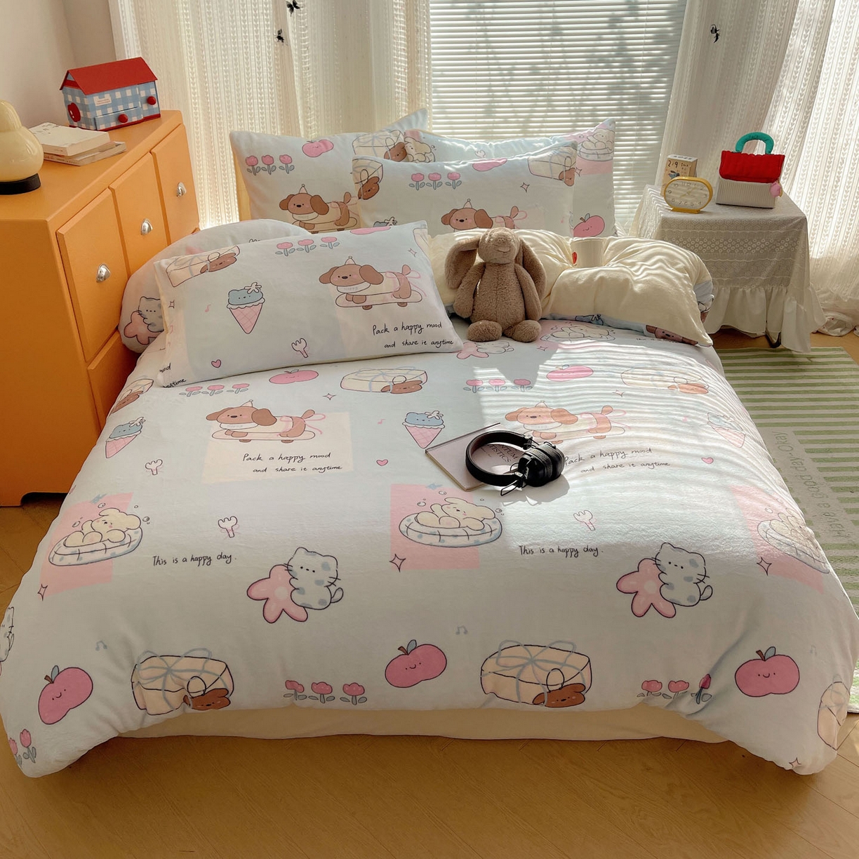 91家纺网 家纺一手货源 找家纺 六巷胡同 2025新款INS卡通A类200克牛奶绒基础款四件套（第一系） 基础款-芭宠假日蓝