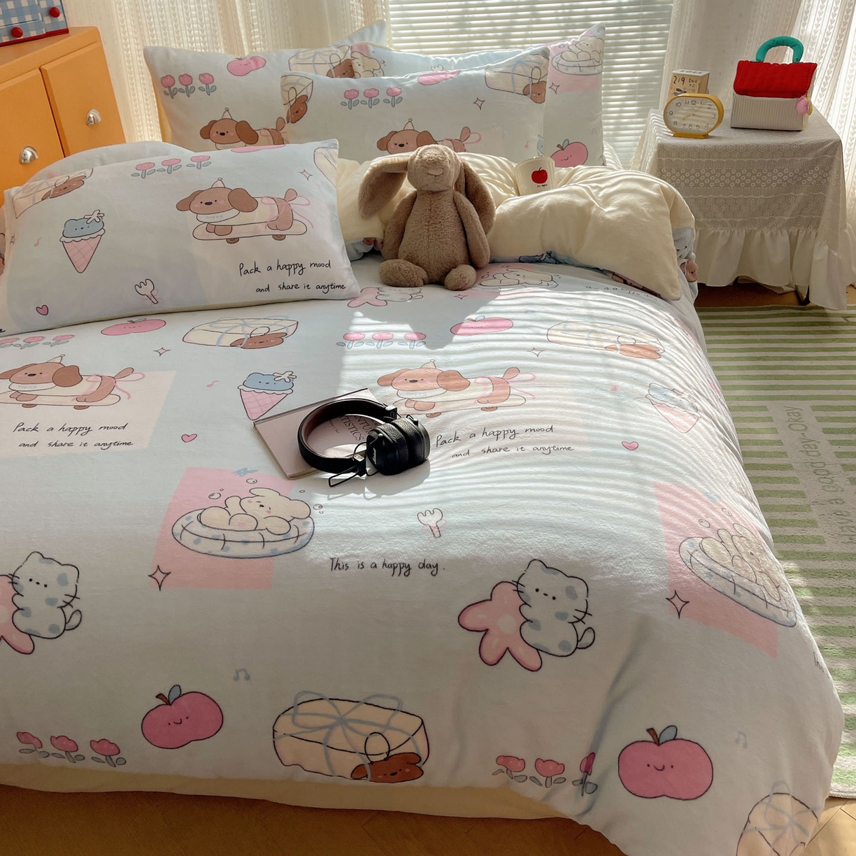 91家纺网 家纺一手货源 找家纺 六巷胡同 2025新款INS卡通A类200克牛奶绒基础款四件套（第一系） 基础款-芭宠假日蓝