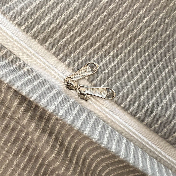 91家纺网 家纺一手货源 找家纺 莱茵家居 2025新款全棉磨毛贝壳边四件套 雾丝-云絮灰