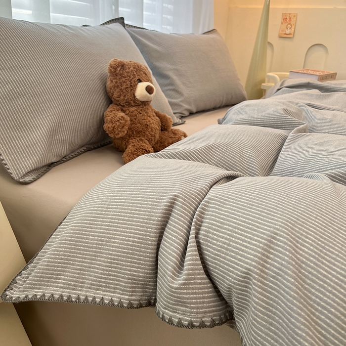 91家纺网 家纺一手货源 找家纺 莱茵家居 2025新款全棉磨毛贝壳边四件套 雾丝-云絮灰