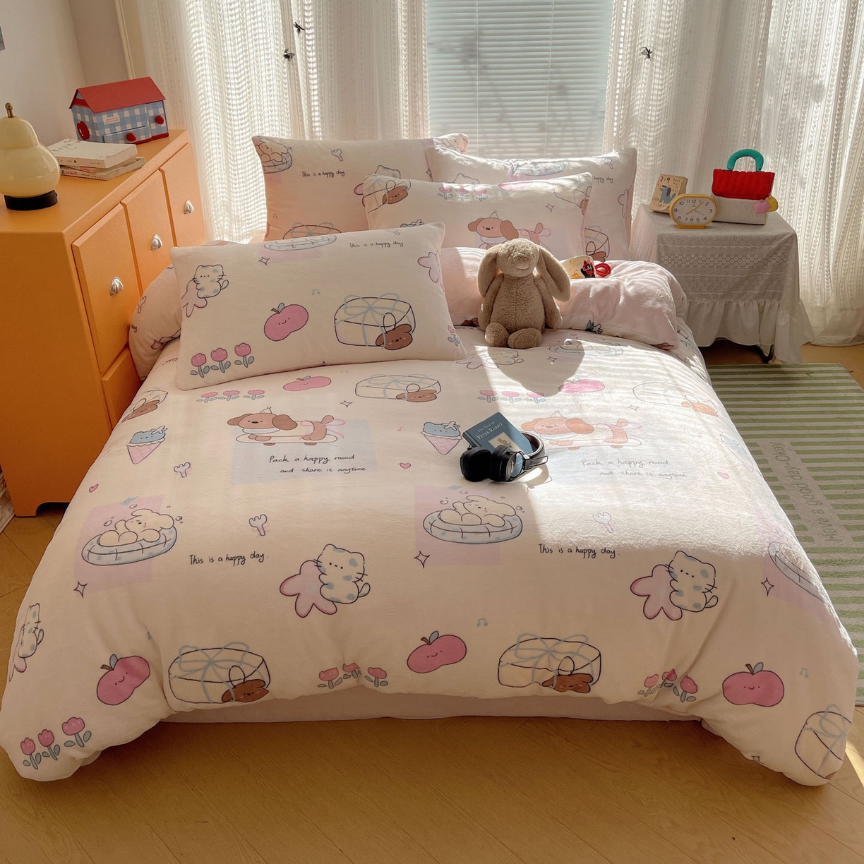 91家纺网 家纺一手货源 找家纺 六巷胡同 2025新款INS卡通A类200克牛奶绒基础款四件套（第一系） 基础款-芭宠假日米