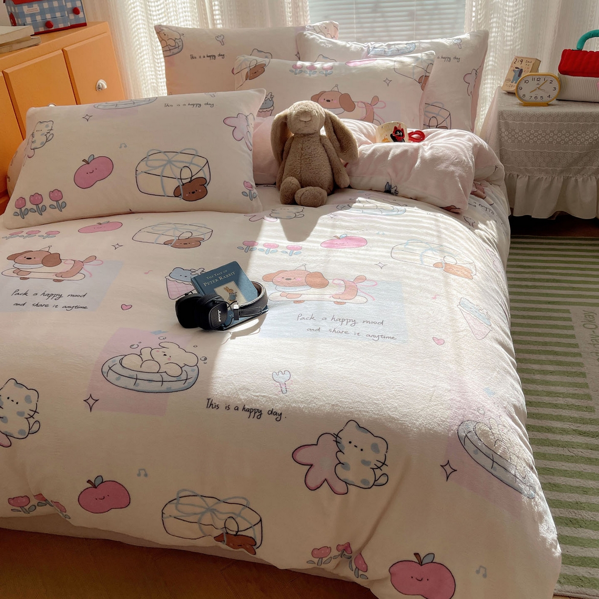 91家纺网 家纺一手货源 找家纺 六巷胡同 2025新款INS卡通A类200克牛奶绒基础款四件套（第一系） 基础款-芭宠假日米