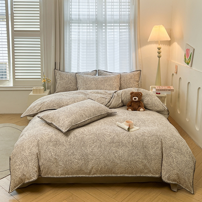 91家纺网 家纺一手货源 找家纺 莱茵家居 2025新款全棉磨毛贝壳边四件套 旋栖-暮江灰