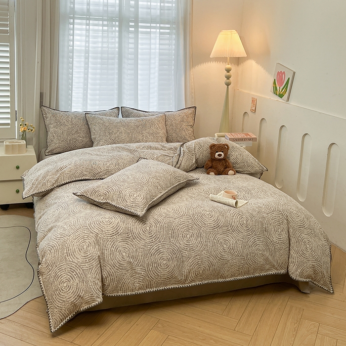 91家纺网 家纺一手货源 找家纺 莱茵家居 2025新款全棉磨毛贝壳边四件套 旋栖-暮江灰