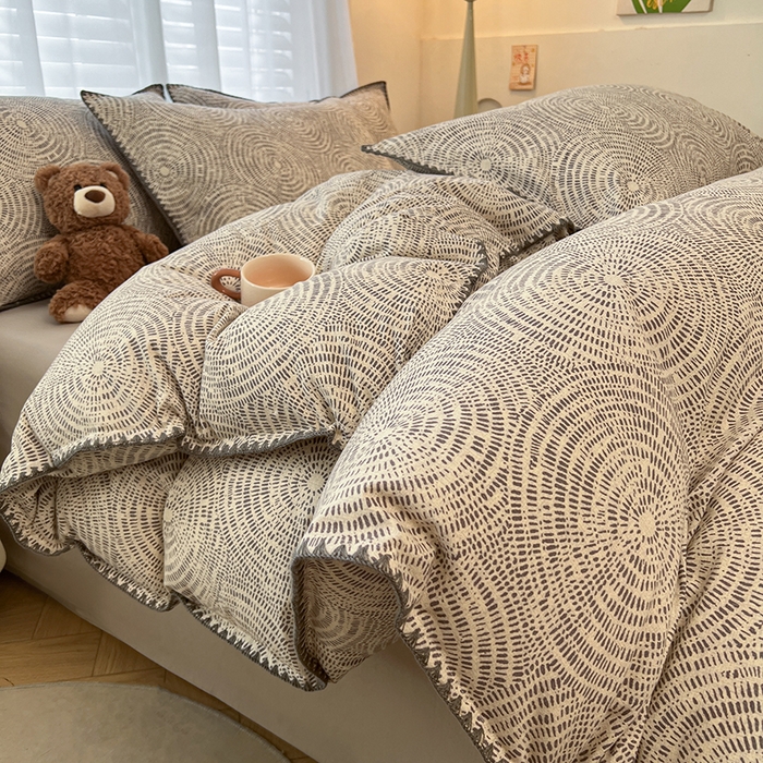 91家纺网 家纺一手货源 找家纺 莱茵家居 2025新款全棉磨毛贝壳边四件套 旋栖-暮江灰