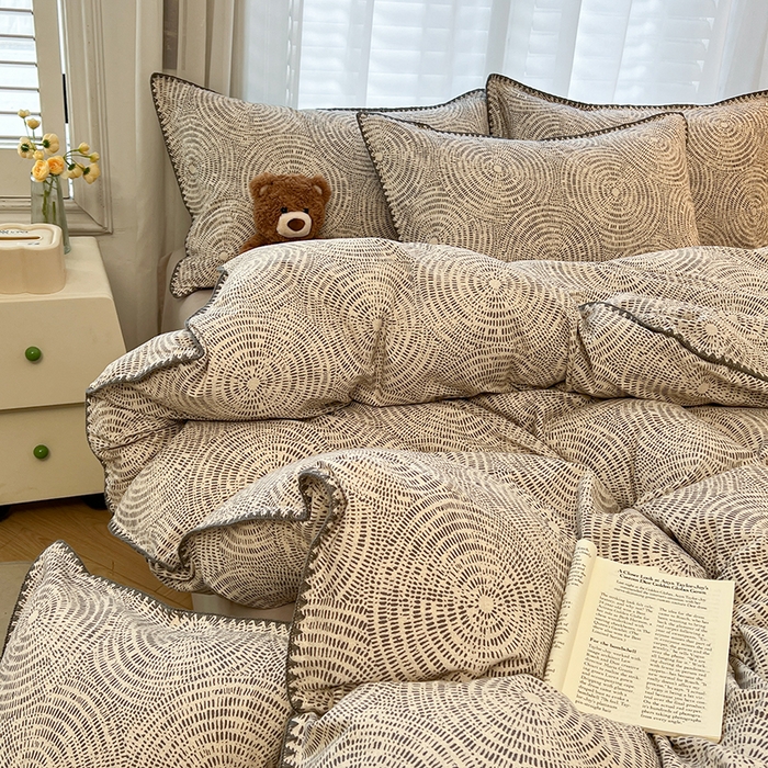 91家纺网 家纺一手货源 找家纺 莱茵家居 2025新款全棉磨毛贝壳边四件套 旋栖-暮江灰