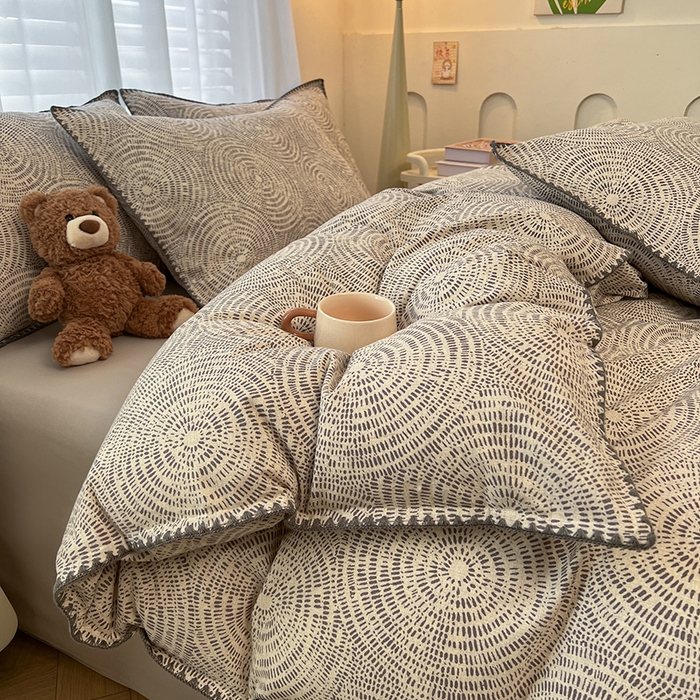 91家纺网 家纺一手货源 找家纺 莱茵家居 2025新款全棉磨毛贝壳边四件套 旋栖-暮江灰