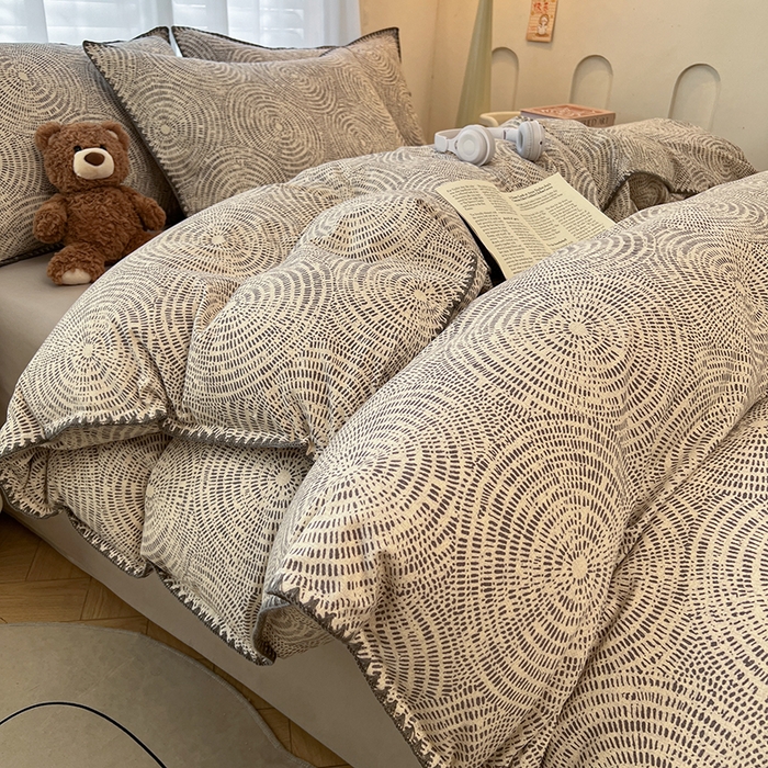 91家纺网 家纺一手货源 找家纺 莱茵家居 2025新款全棉磨毛贝壳边四件套 旋栖-暮江灰