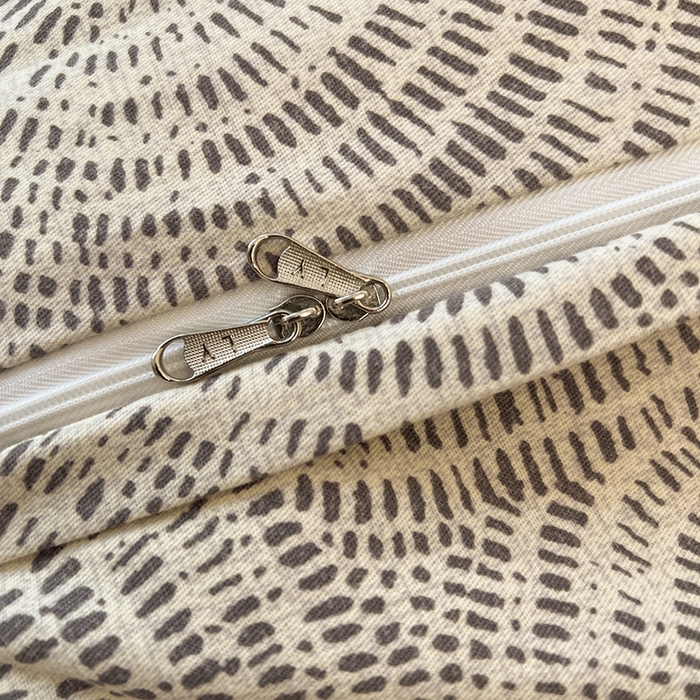 91家纺网 家纺一手货源 找家纺 莱茵家居 2025新款全棉磨毛贝壳边四件套 旋栖-暮江灰